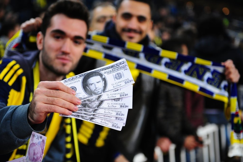 Fenerbahçe taraftarından Gökhan Gönül’e protesto!