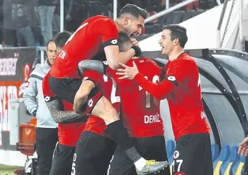Zirve ve ateş hattı yanıyor