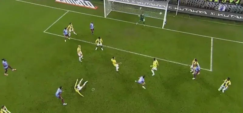 Trabzonspor'da Okay Yokuşlu attı hakem iptal etti! İşte o pozisyon... - 4