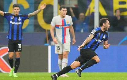 Inter 1-0 Barcelona MAÇ SONUCU-ÖZET Hakan Çalhanoğlu galibiyeti getirdi