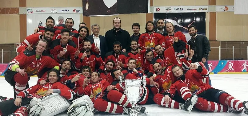 Buz hokeyinde şampiyon Zeytinburnu Belediyespor