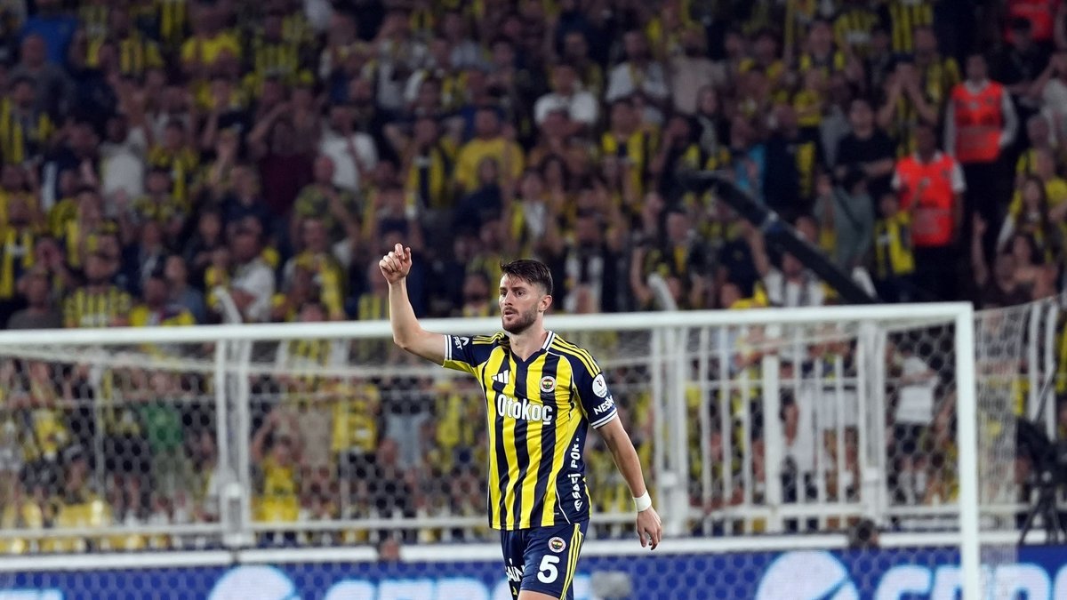 TRANSFER HABERİ: Fenerbahçe'ye dev piyango! 20 milyon Euro... TRANSFER HABERİ: Fenerbahçe'ye dev piyango! 20 milyon Euro...