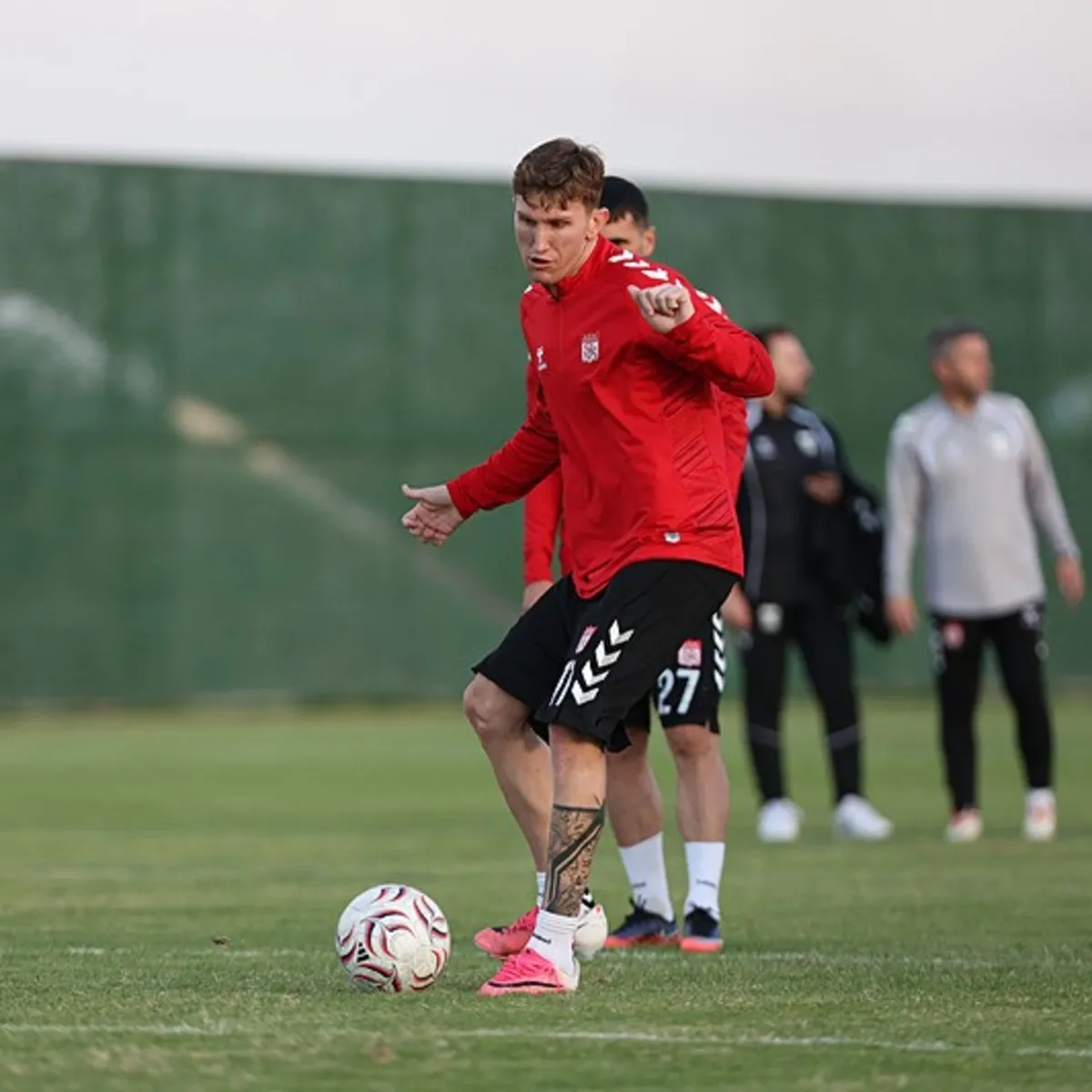Burak Kapacak, Sivasspor'da Eski Formuna Dönmeyi Hedefliyor