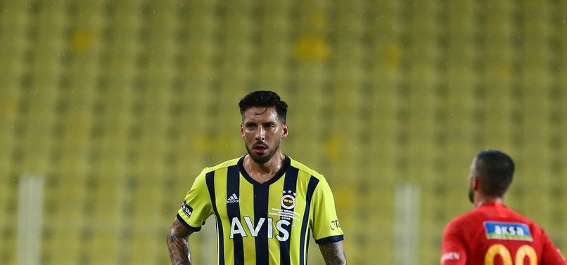 Menajeri açıkladı! Jose Sosa Fenerbahçe'den ayrılıyor mu?