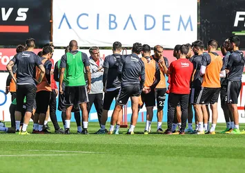 Beşiktaş'ta Medel şoku!