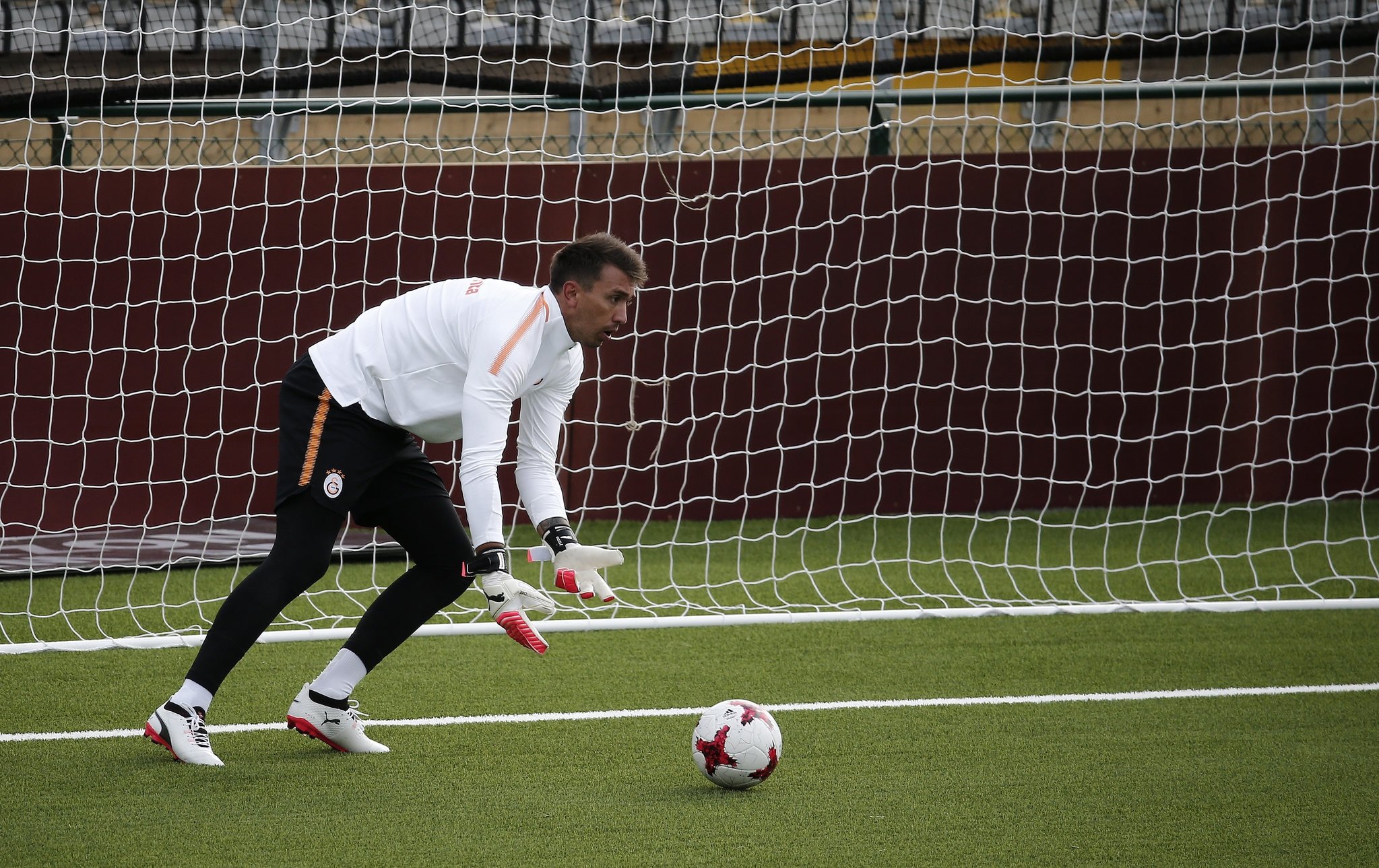 Muslera, Galatasaray’dan ayrılabilir