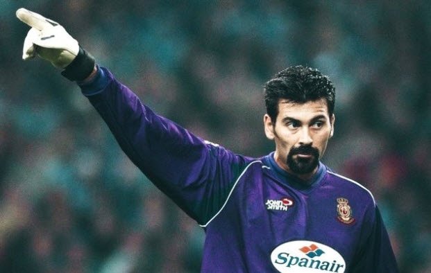 Adı Fenerbahçe ile anılan yıldız poker masasında yakalandı! Sosyal medya sallandı