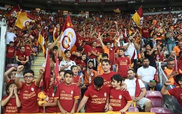 Galatasaray-Çaykur Rizespor maçına damga vurdular