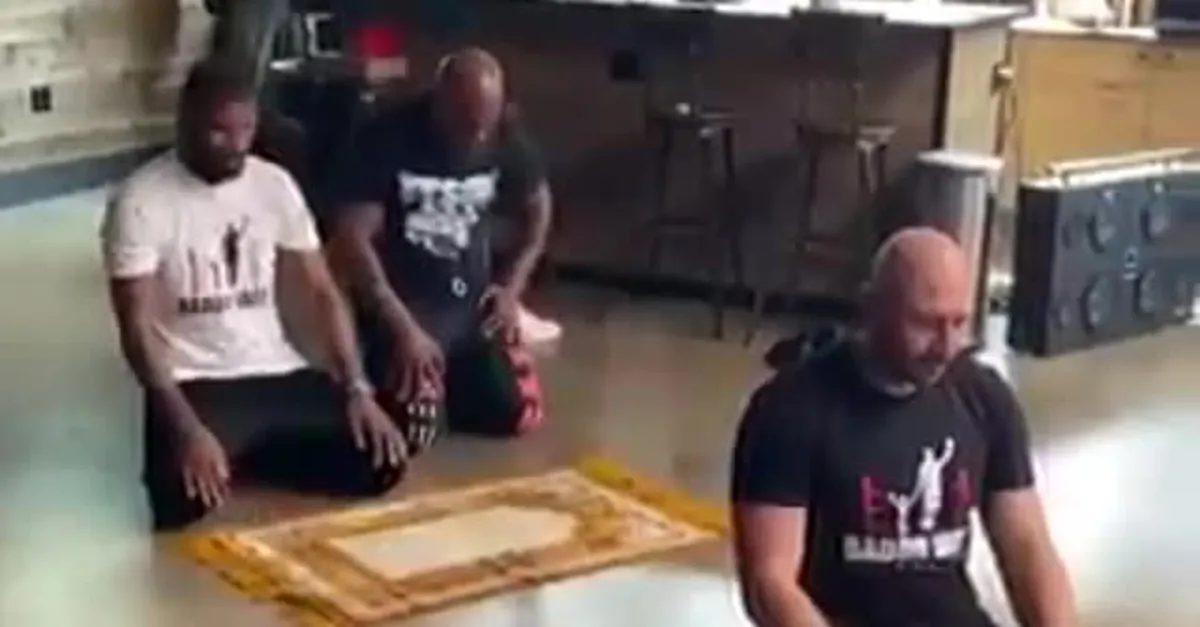 Mike Tyson namaz kılarken görüntülendi!