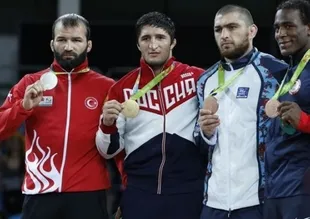 Selim Yaşar'dan gümüş madalya!