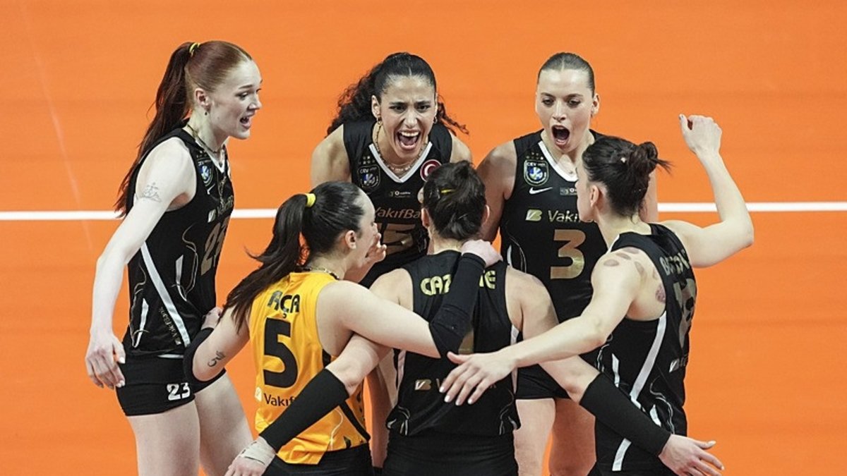 Vakıfbank, Fenerbahçe Medicana'ya karşı seride 2-1 öne geçti!