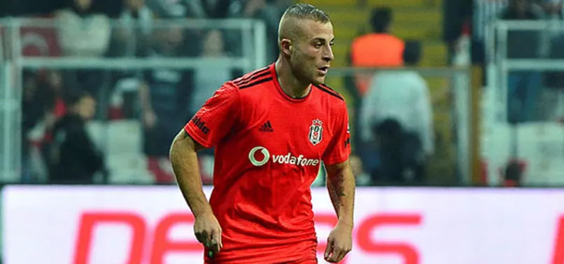 3 yıldız gitti, 4 isim sırada