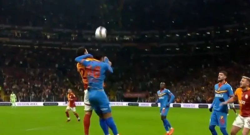 Galatasaray Göztepe karşısında penaltı kazandı! İşte o pozisyon - 1