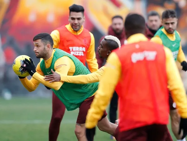 Galatasaray derbi hazırlıklarını tamamladı! - 1