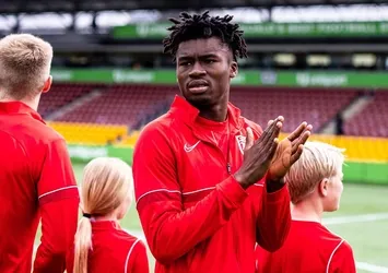 Fenerbahçe'ye 19'luk stoper Adamo Nagalo...