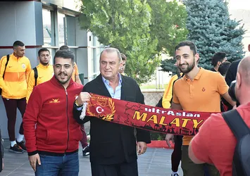G.Saray'a Malatya'da coşkulu karşılama