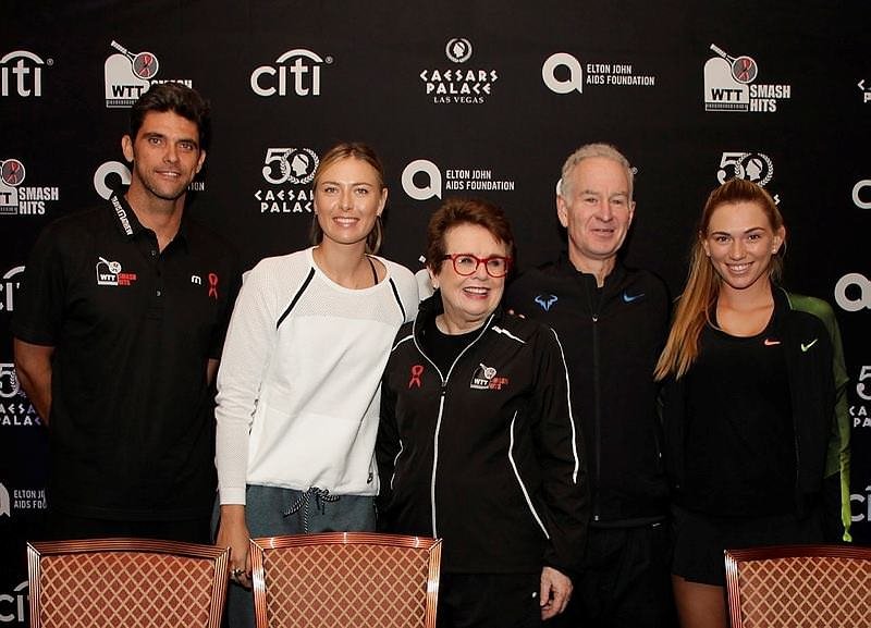 Ve Sharapova korta çıktı