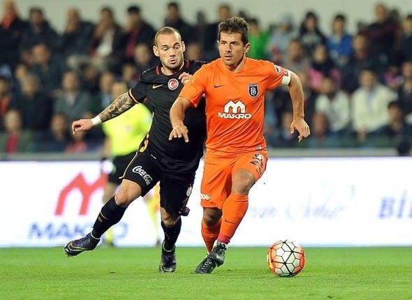 Emre Belözoğlu Fenerbahçe’ye dönüyor