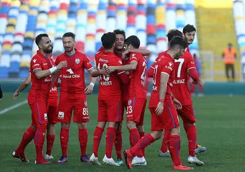 Altınordu evinde kral