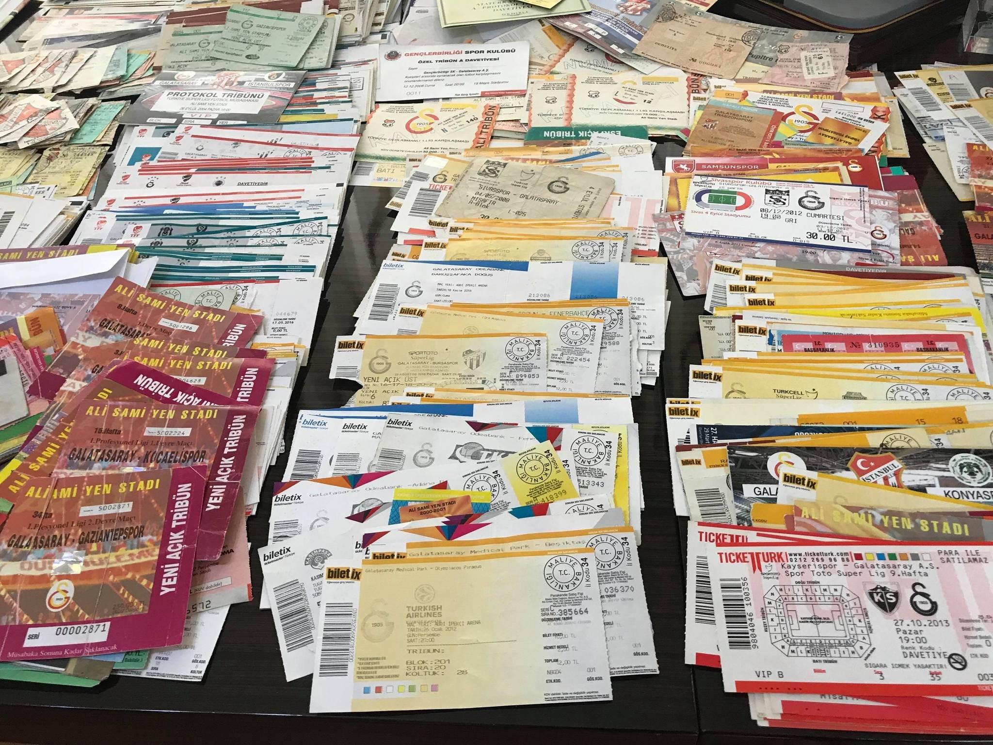 G.Saray taraftarının tarihi bilet koleksiyonu