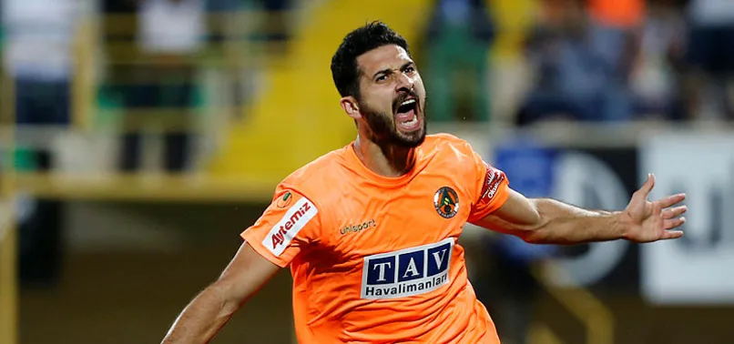 Emre Akbaba'ya vize çıktı!