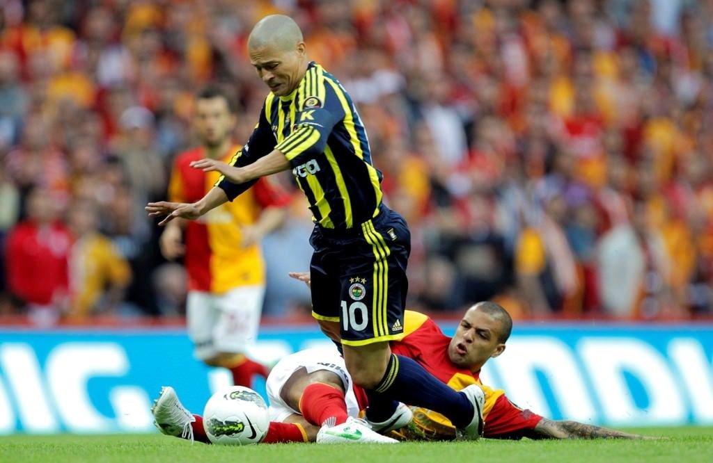 Alex de Souza ağzını fena bozdu!