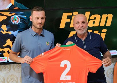 Alanyaspor'da savunmaya takviye!