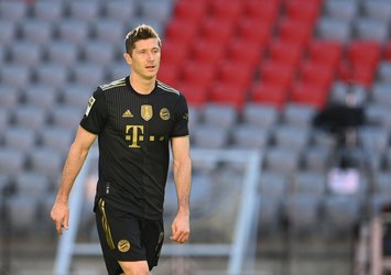 Lewandowski 49 yıllık rekoru kırdı!