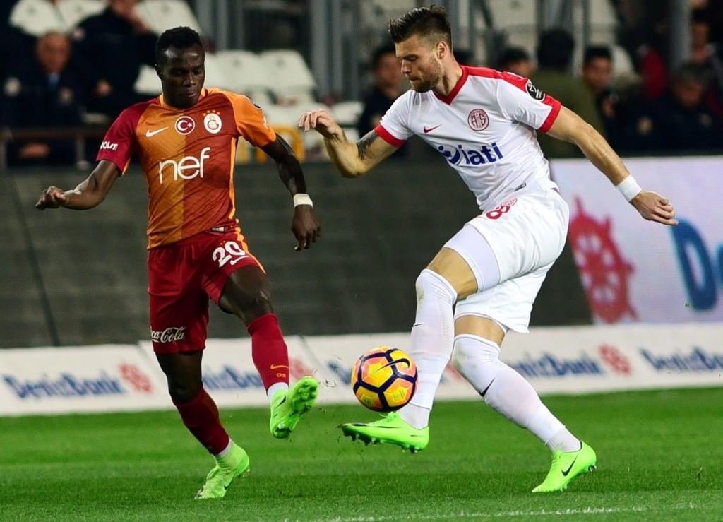 Antalyaspor-Galatasaray karşılaşmasından kareler