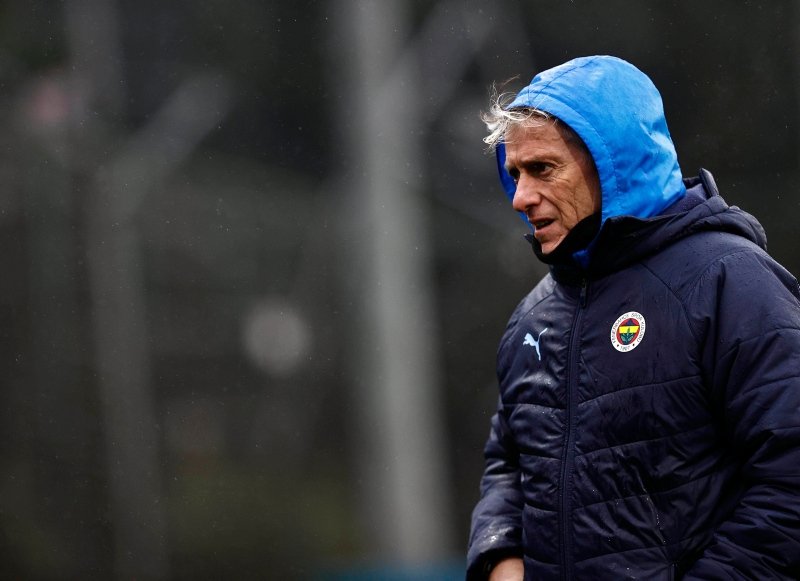 Fenerbahçe’de yönetimden flaş karar! Tam 4 futbolcu...