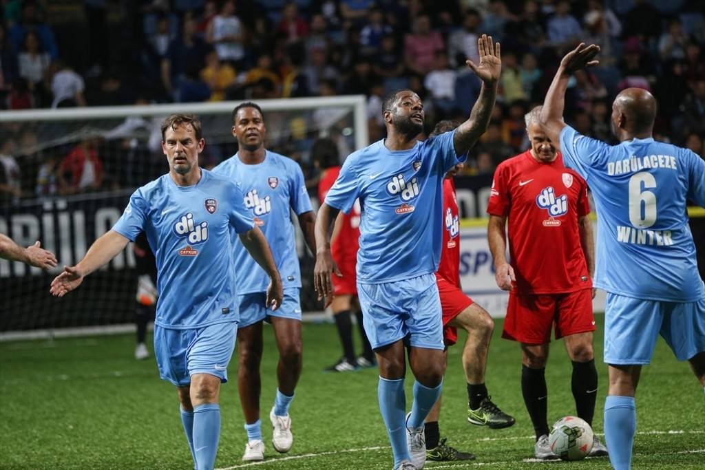 Futbolun yıldızları Darülaceze için oynadı