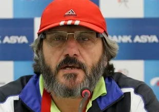 Osmanlıspor'da Mustafa Reşit Akçay istifa etti