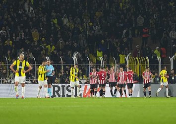 F.Bahçe tribünlerinden Aziz Yıldırım sesleri!