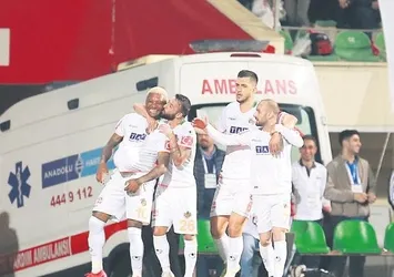 Fernandes 7 gole ulaştı