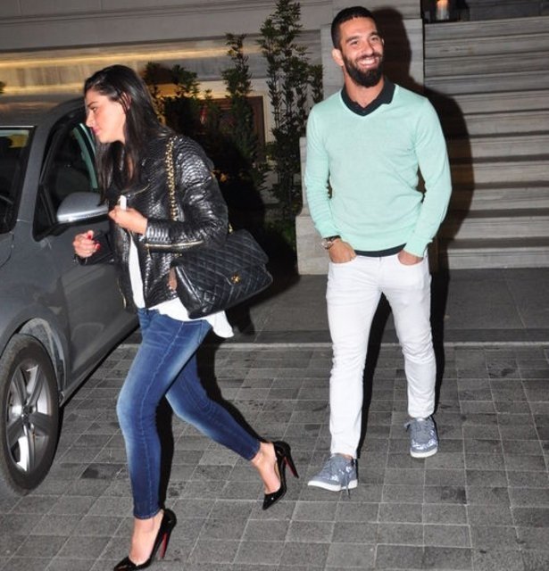 Arda Turan, Aslıhan Doğan’ı ailesinden istedi