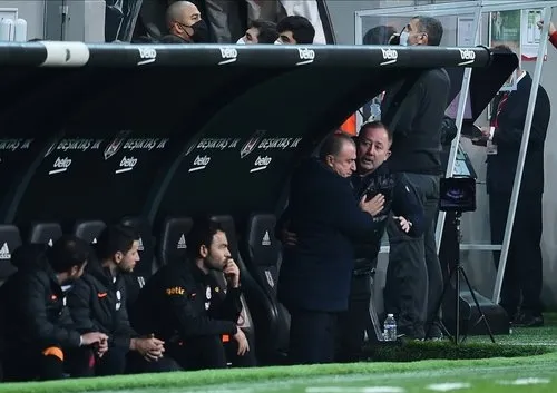 Beşiktaş - Galatasaray derbisinde Sergen Yalçın ve Fatih Terim'den samimi görüntüler! - 3