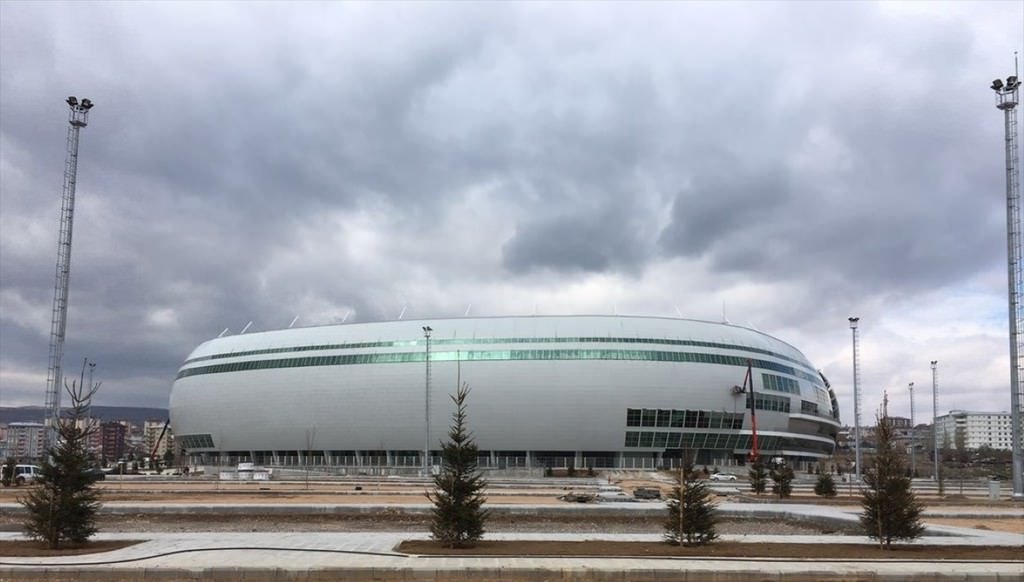 Sivas ve Eskişehir stadyumlarında sona yaklaşıldı