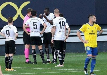 Cadiz sahasında Valencia'yı geçti