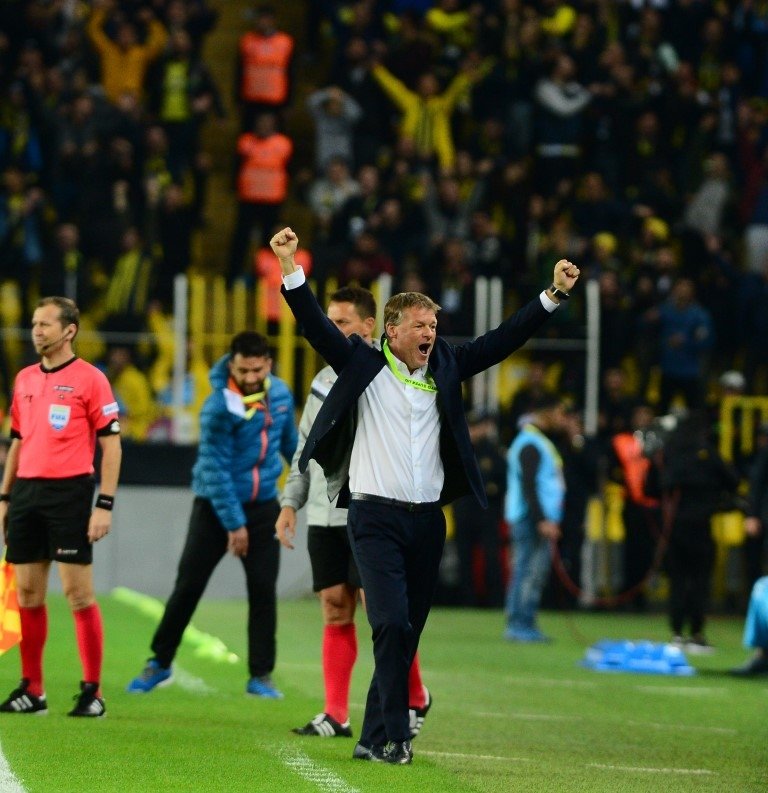 Koeman için yönetimden karar