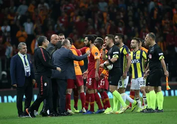 Derbide gözlerden kaçan o an!