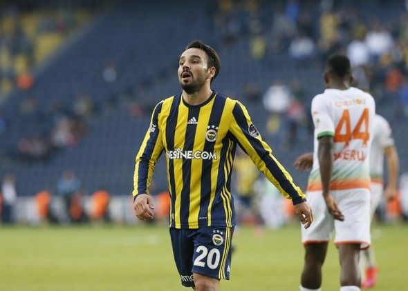 Advocaat’ın Emenike yorumu: Ne yaptığı umurumda değil