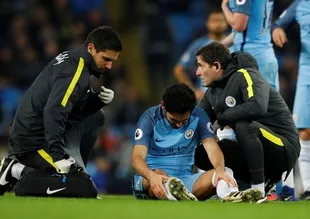 Manchester City'ye İlkay'dan kötü haber