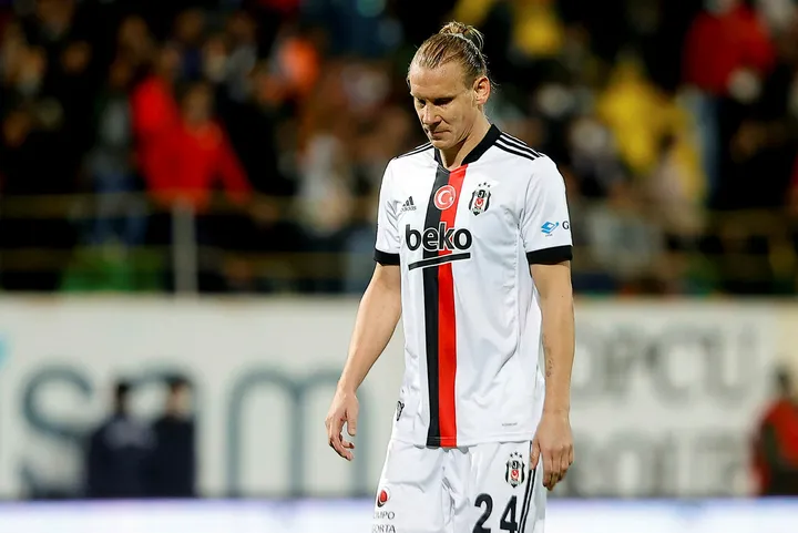 Beşiktaş'ta Domagoj Vida Fenerbahçe derbisinde forma giyemeyecek! - 1