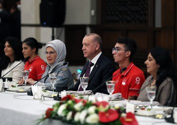 Başkan Erdoğan milli sporcularla bir araya geldi!