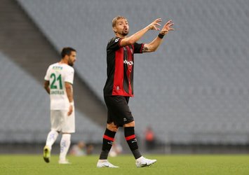 Caner fedakarlığa hazır!