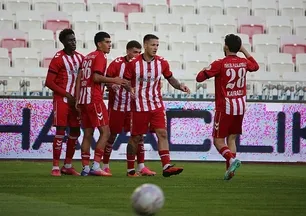 Sivasspor evinde farka koştu