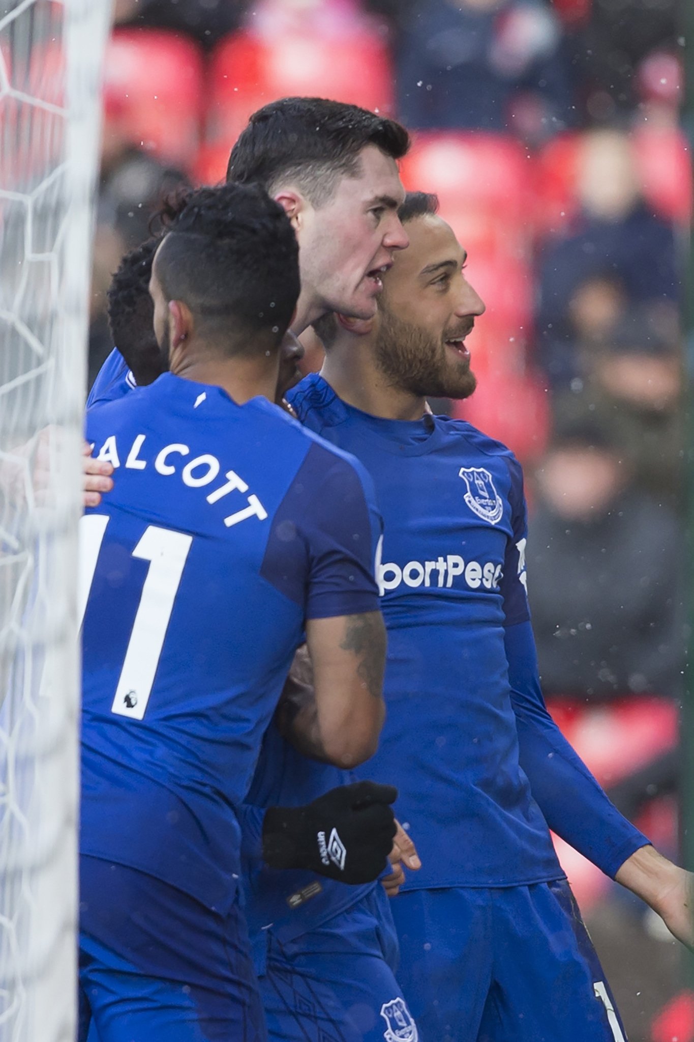 Tosun Paşa Premier Lig’i sallıyor