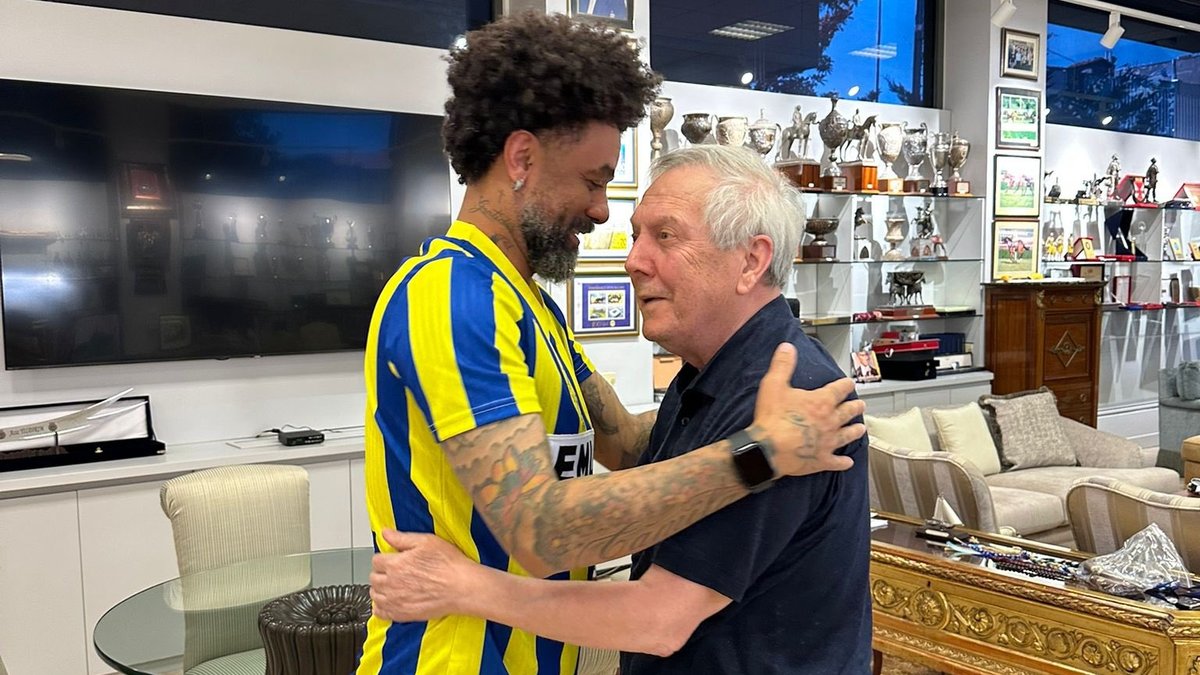 FENERBAHÇE HABERİ: Cristian Baroni'den Aziz Yıldırım'a ziyaret! FENERBAHÇE HABERİ: Cristian Baroni'den Aziz Yıldırım'a ziyaret!