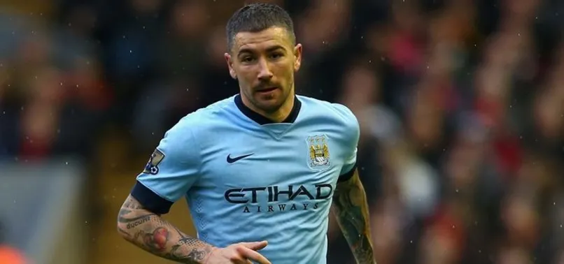 Aleksandar Kolarov'u Tosic ikna etmiş!