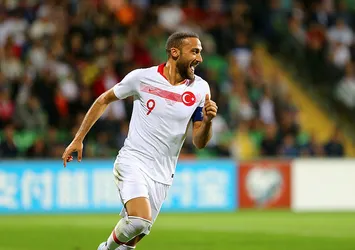 Cenk Tosun takımı yalnız bırakmadı